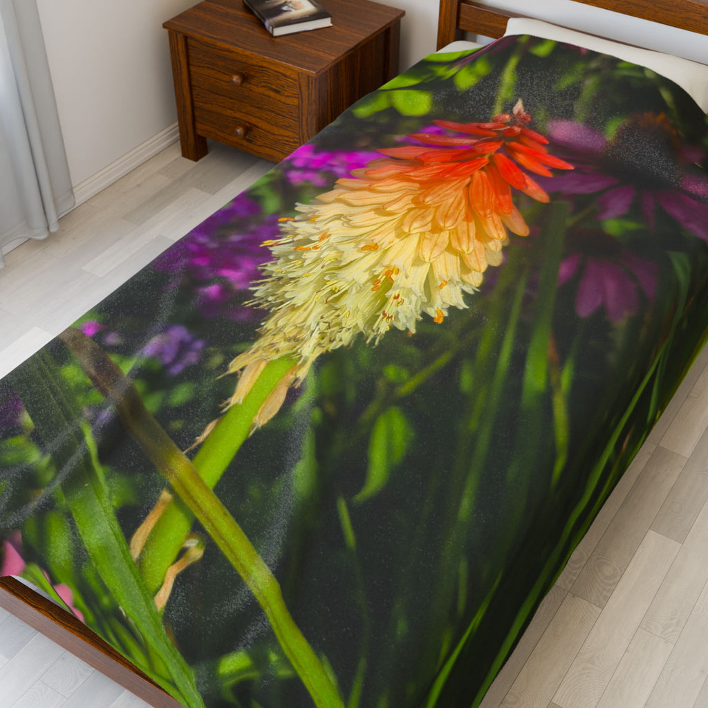 Botanical Velveteen Plush Blanket - Cozy Floral Throw for Home & Relaxation