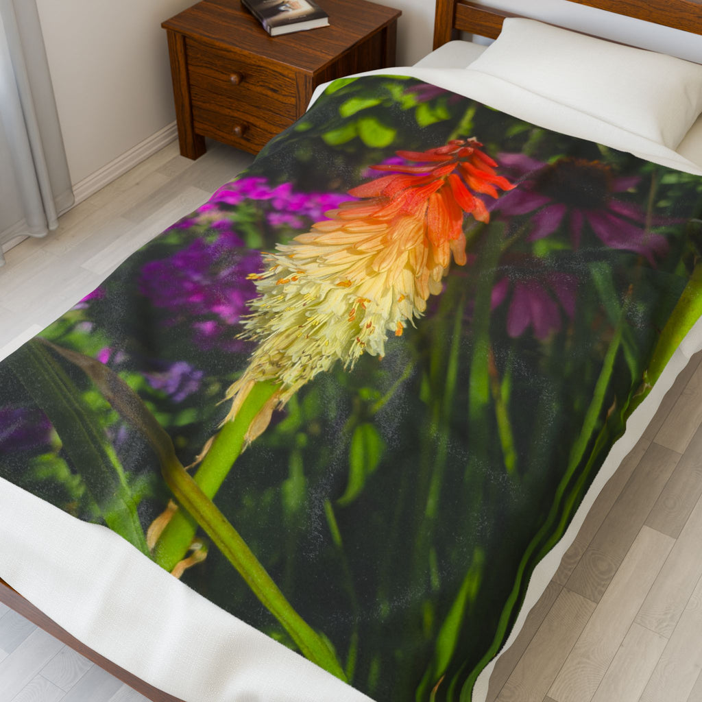 Botanical Velveteen Plush Blanket - Cozy Floral Throw for Home & Relaxation