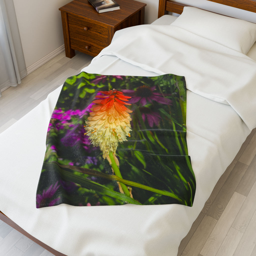 Botanical Velveteen Plush Blanket - Cozy Floral Throw for Home & Relaxation